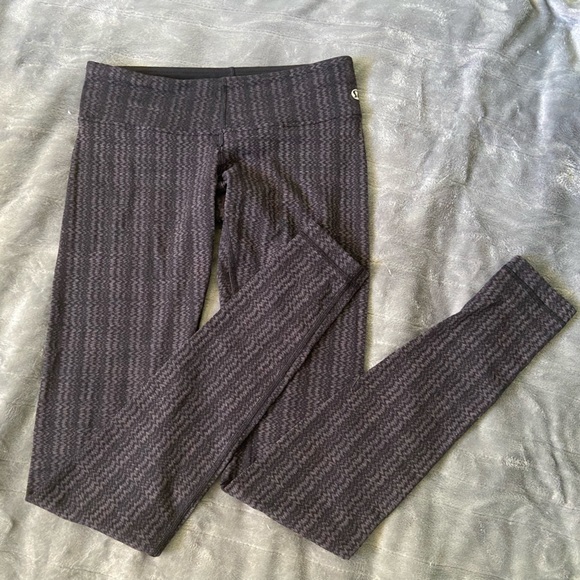 Lululemons, Size 2 - Picture 1 of 4